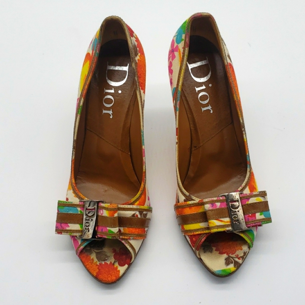 CHRISTIAN DIOR 2 1/2 INCH HEELS SIZE 39 1/2 MULTI COLOR 100% AUTHENTIC